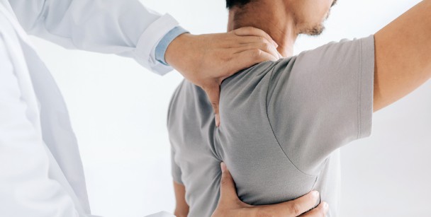 what causes shoulder pops