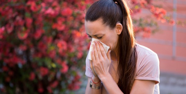 pollens can cause sneezing with allergy seasons in Texas