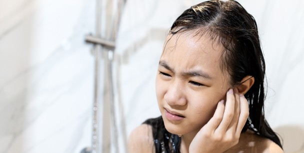 what causes tingling sensation in your ears