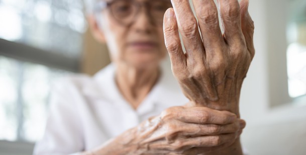 arthritis during cold weather is a common fall illness